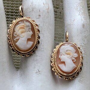 Vintage Solid 14K Yellow Gold Carved Shell Lady Cameo Dangle Drop Earrings